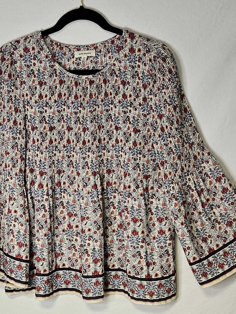 Max Studio Boho Floral Pleated Bell Sleeve Blouse Tunic. Size Large